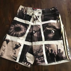 Size 32 Metallica billabong shorts